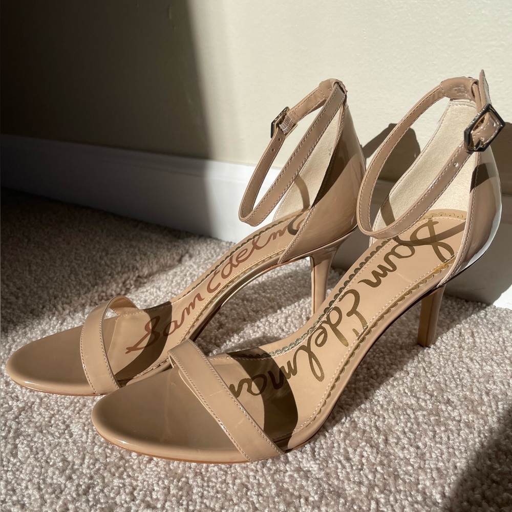 Brand new! Sam Edelman Size 8.5 Tan ankle strap dressy Sandals 👡 with heel.